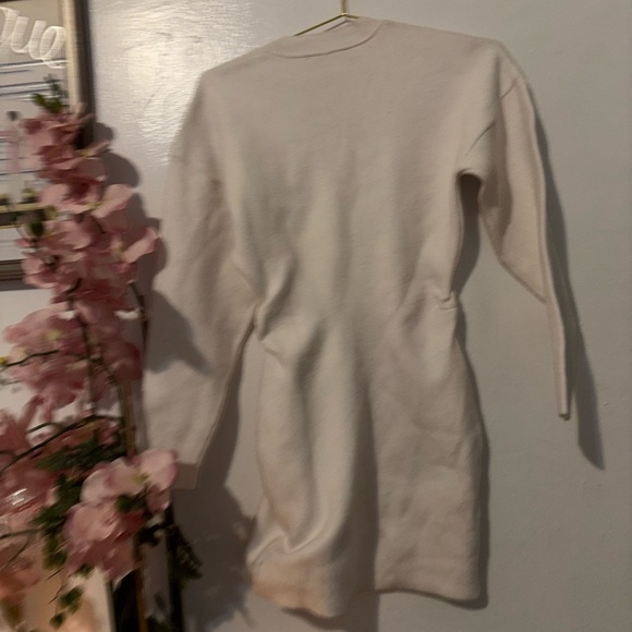 Zara-White Long Sleeve Dress - Picture 10 of 10